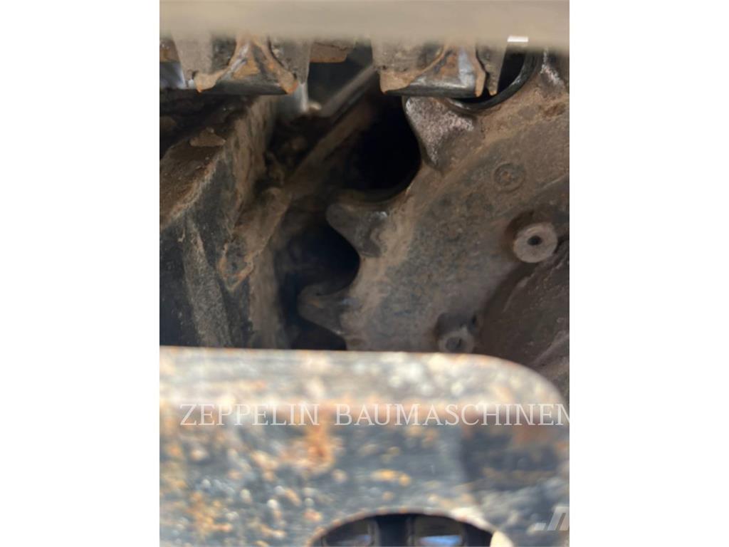 CAT 301.8-05A Pelle sur chenilles