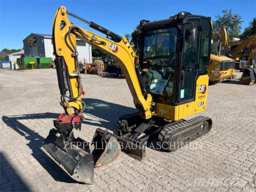 CAT 301.8-05A Pelle sur chenilles