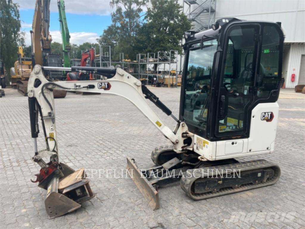 CAT 301.8-05A Pelle sur chenilles