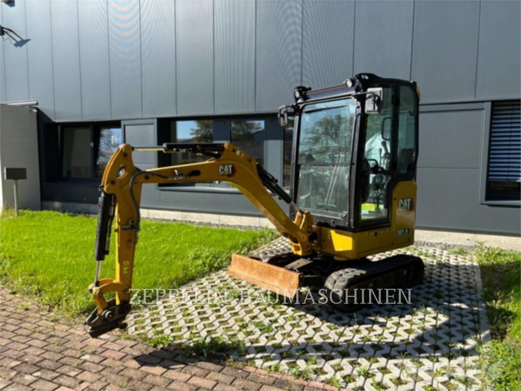 CAT 301.8-05A Pelle sur chenilles