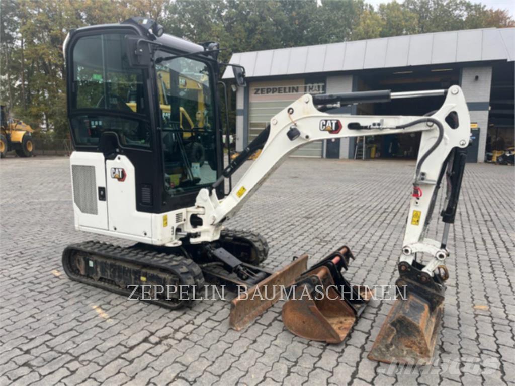 CAT 301.8-05A Pelle sur chenilles