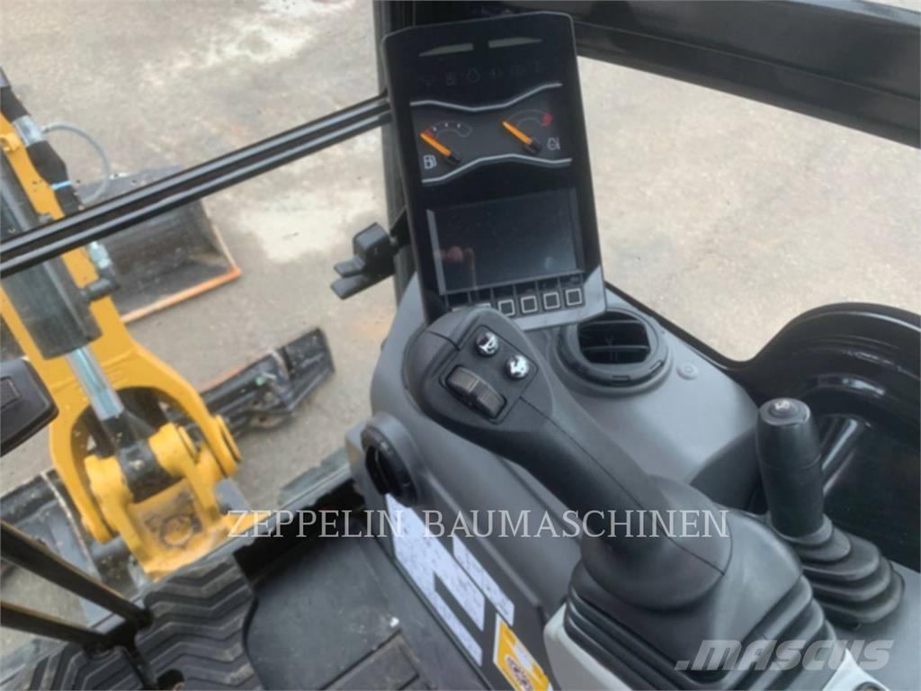 CAT 301.8-05A Pelle sur chenilles