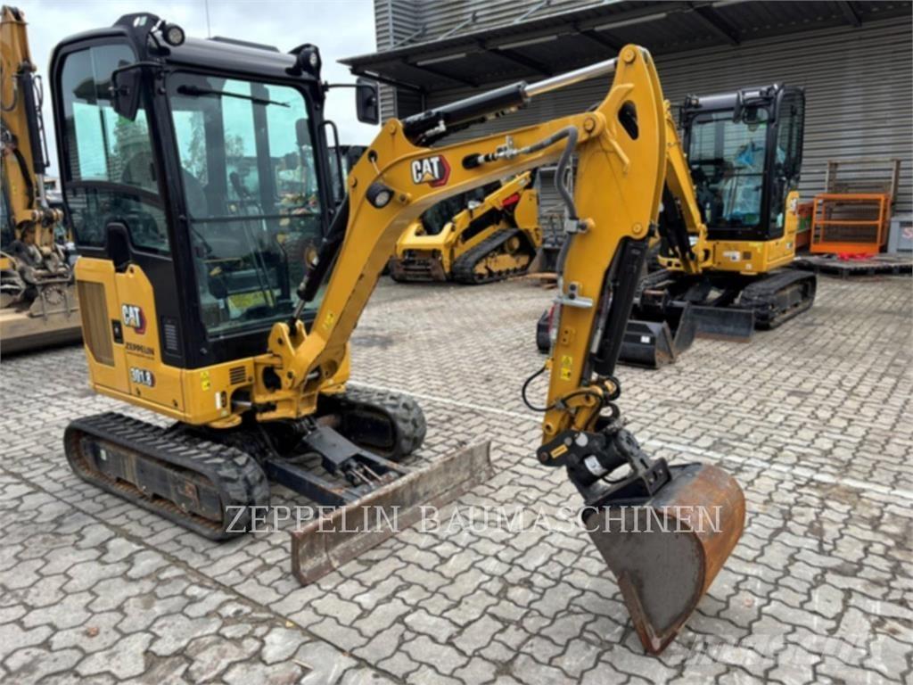 CAT 301.8-05A Pelle sur chenilles