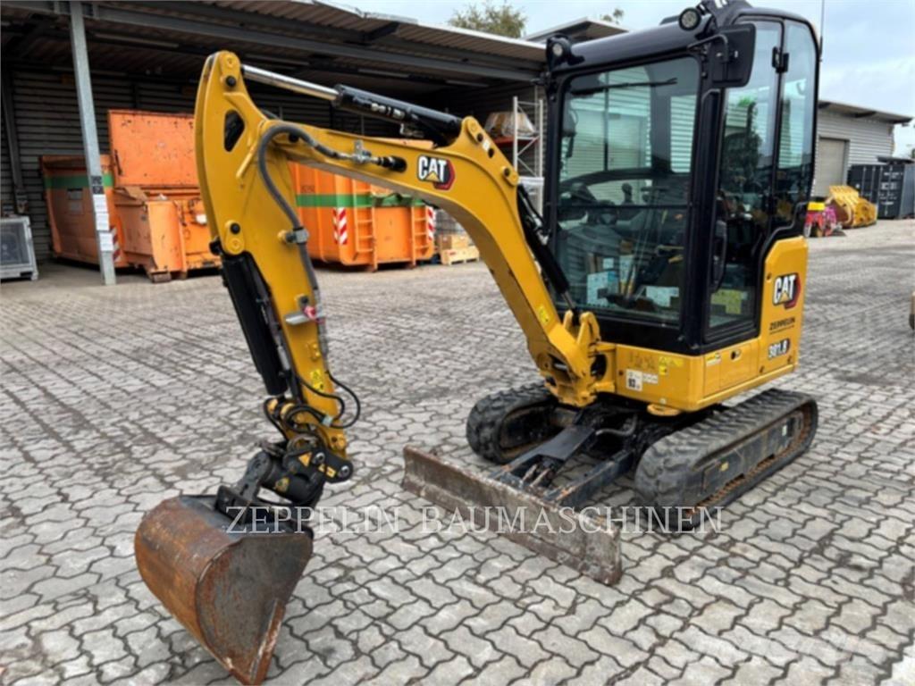 CAT 301.8-05A Pelle sur chenilles