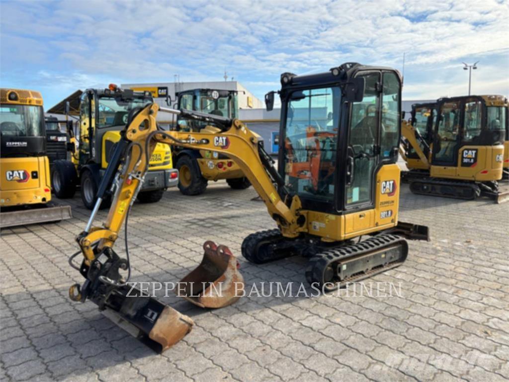 CAT 301.8-05A Pelle sur chenilles