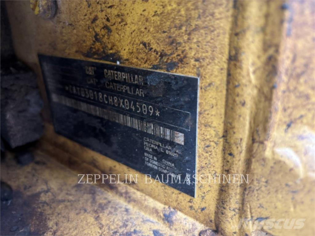 CAT 301.8-05A Pelle sur chenilles