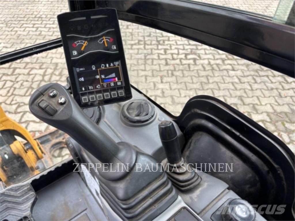 CAT 301.8-05A Pelle sur chenilles