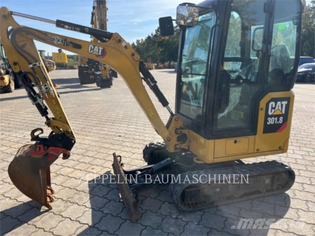 CAT 301.8-05A Pelle sur chenilles