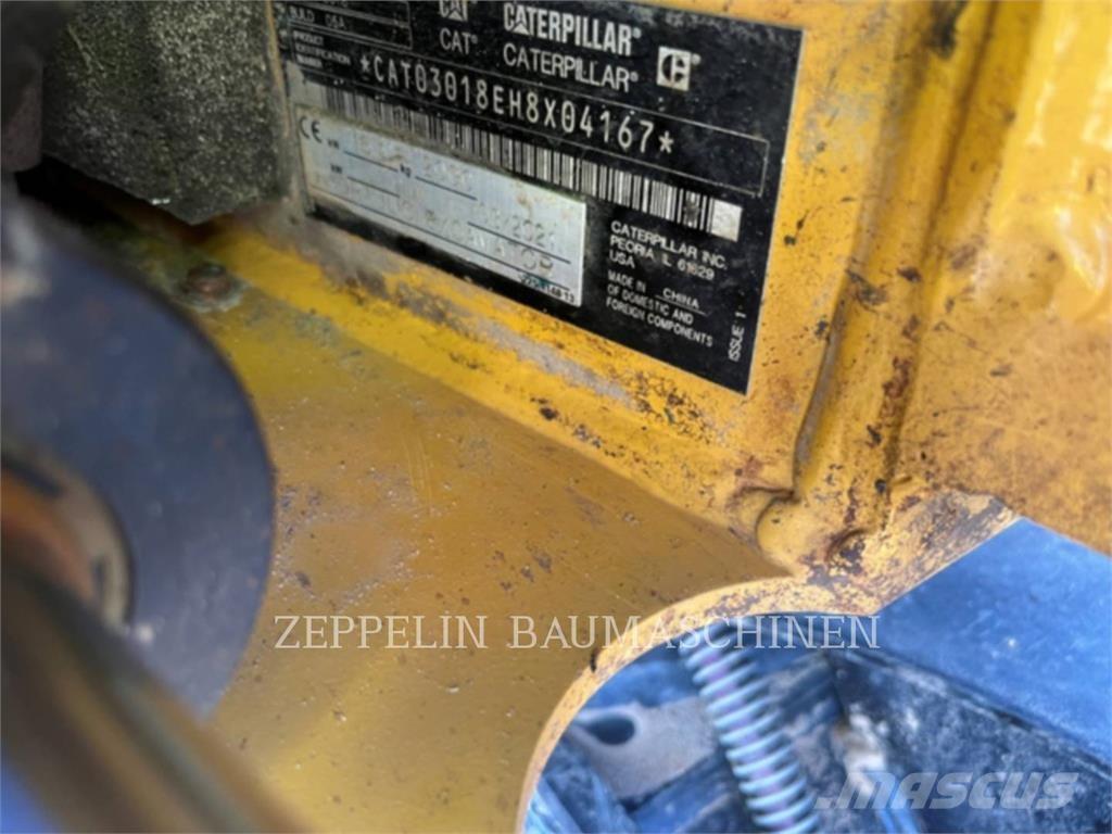 CAT 301.8-05A Pelle sur chenilles