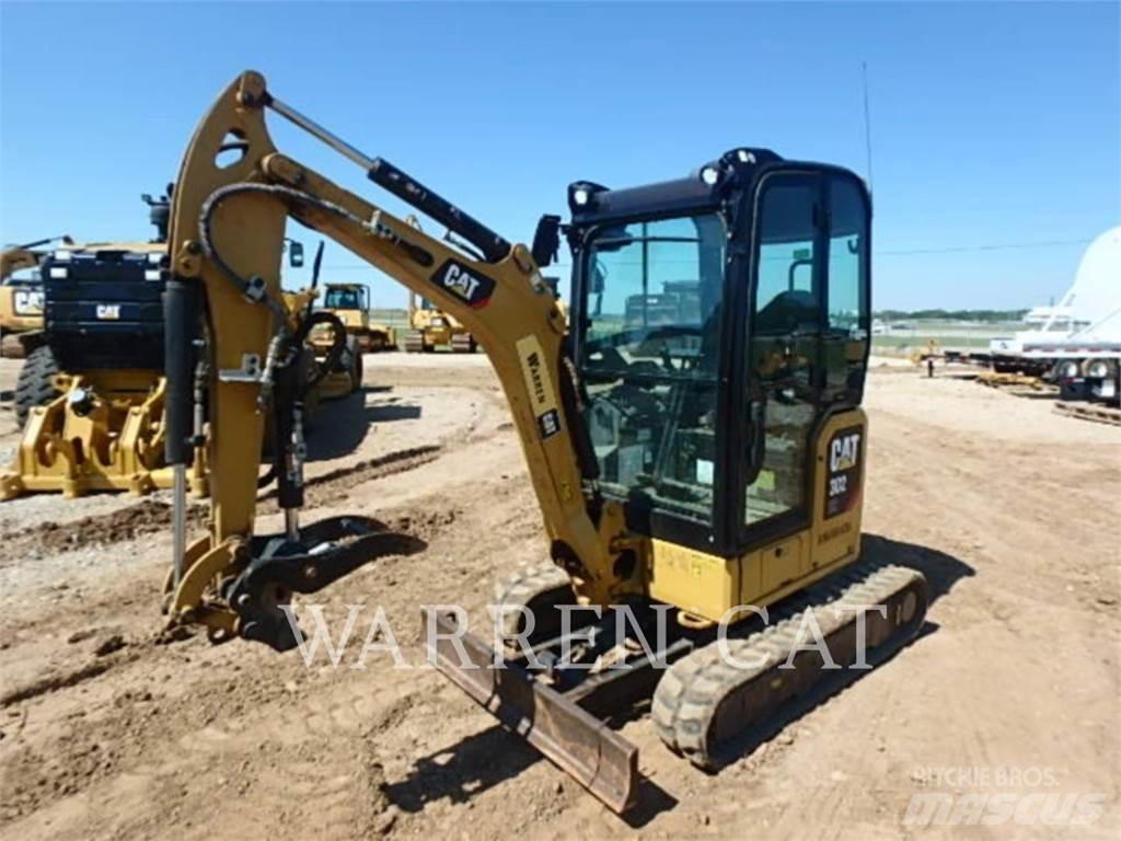 CAT 302 Pelle sur chenilles