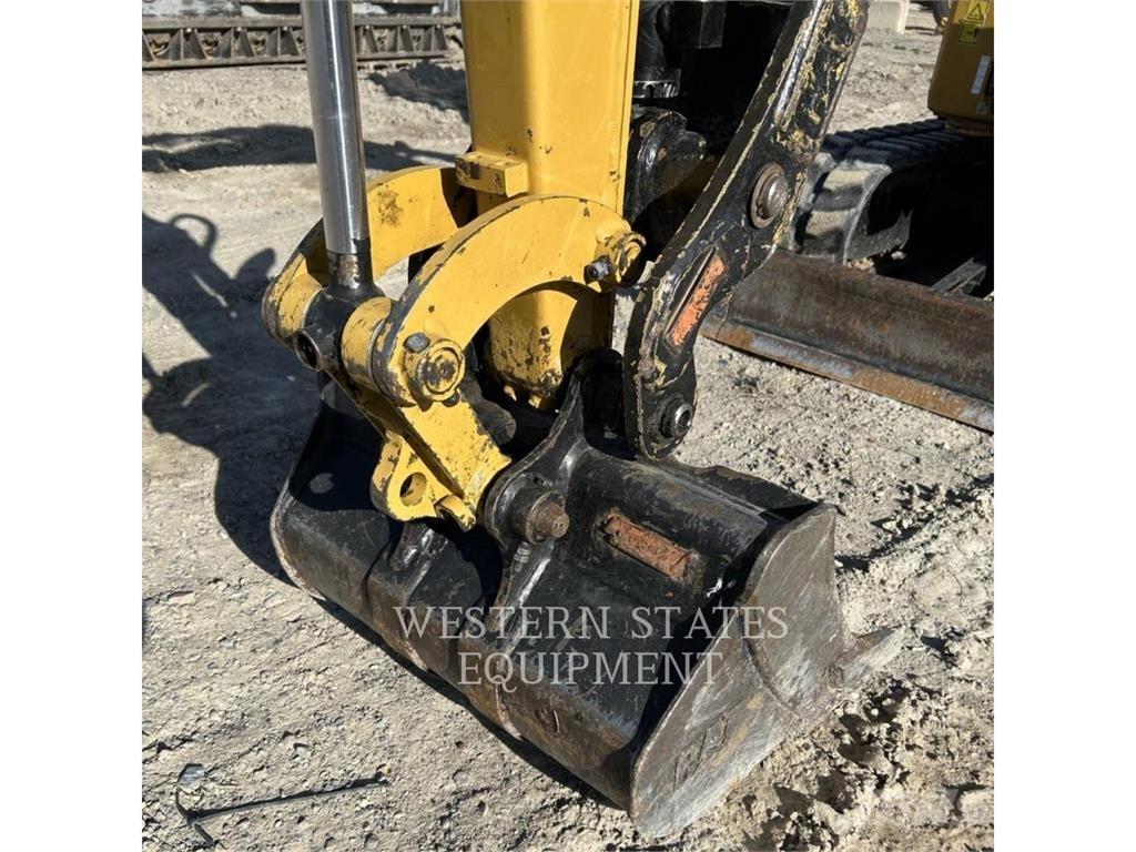 CAT 302 Pelle sur chenilles