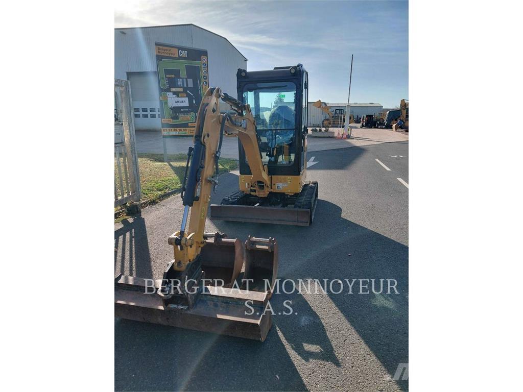 CAT 302 Pelle sur chenilles