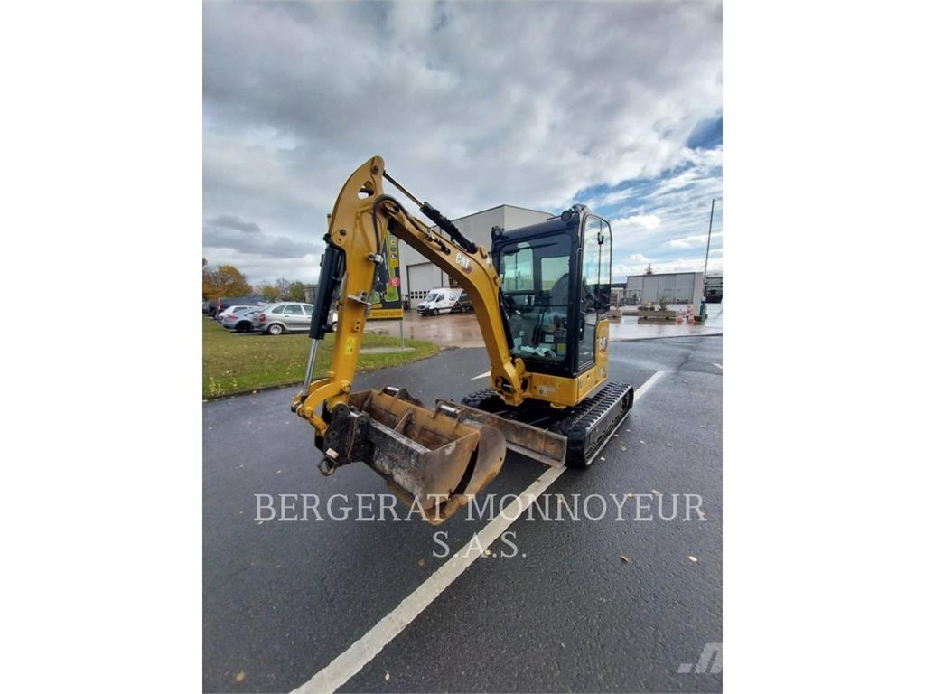 CAT 302 Pelle sur chenilles