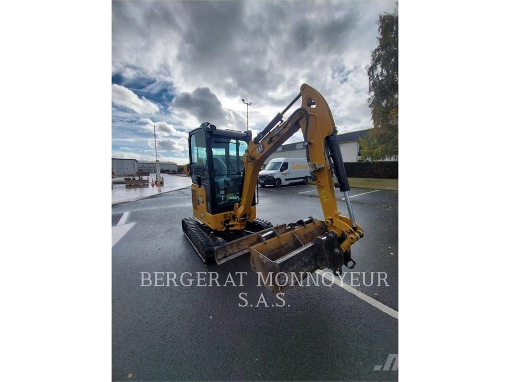 CAT 302 Pelle sur chenilles