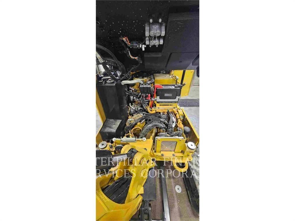 CAT 302 05A CR Pelle sur chenilles