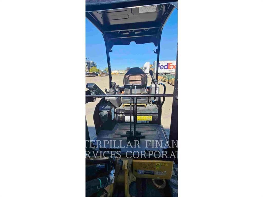 CAT 302 05A CR Pelle sur chenilles