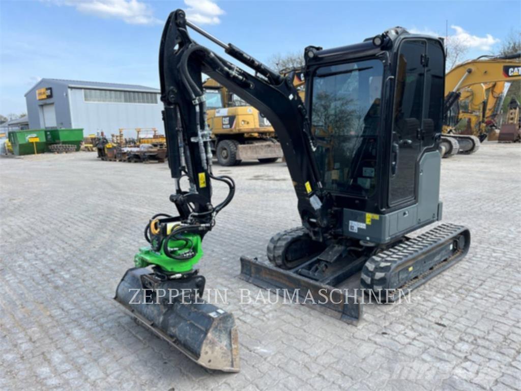 CAT 302-05A CR Pelle sur chenilles