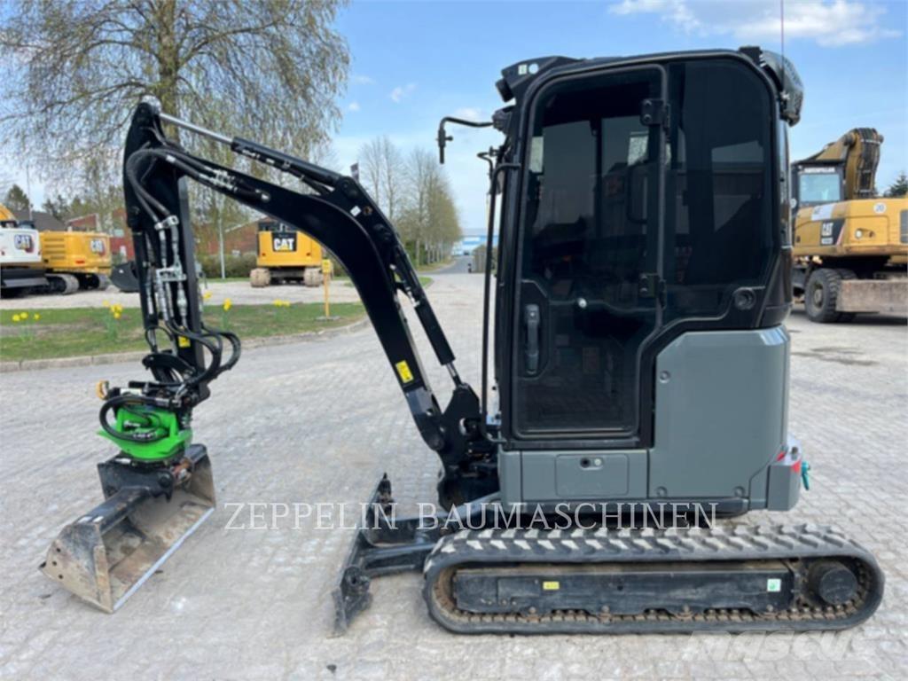 CAT 302-05A CR Pelle sur chenilles