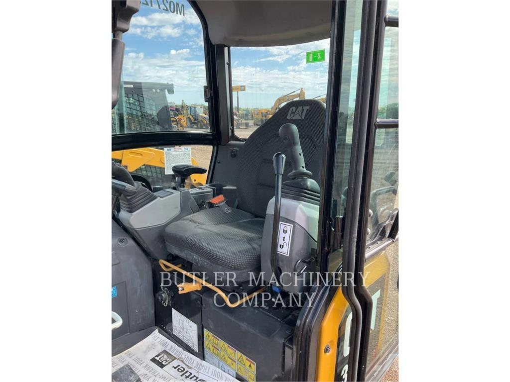 CAT 302-05A CR Pelle sur chenilles