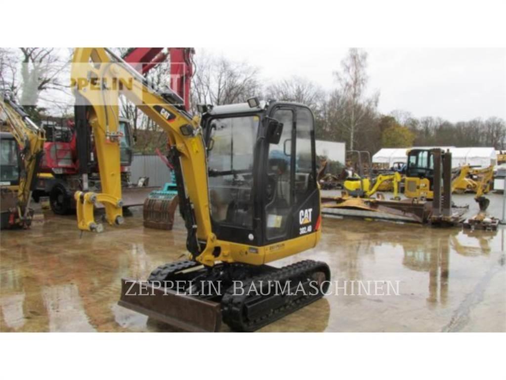 CAT 302.4D Pelle sur chenilles