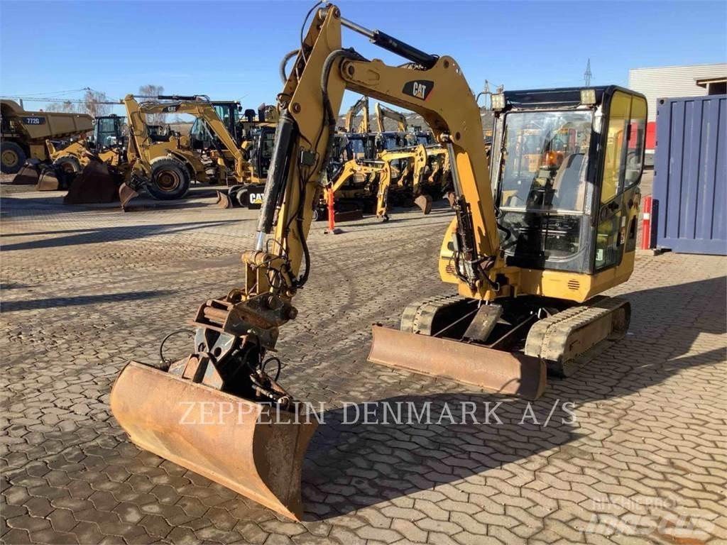 CAT 302.5C Pelle sur chenilles