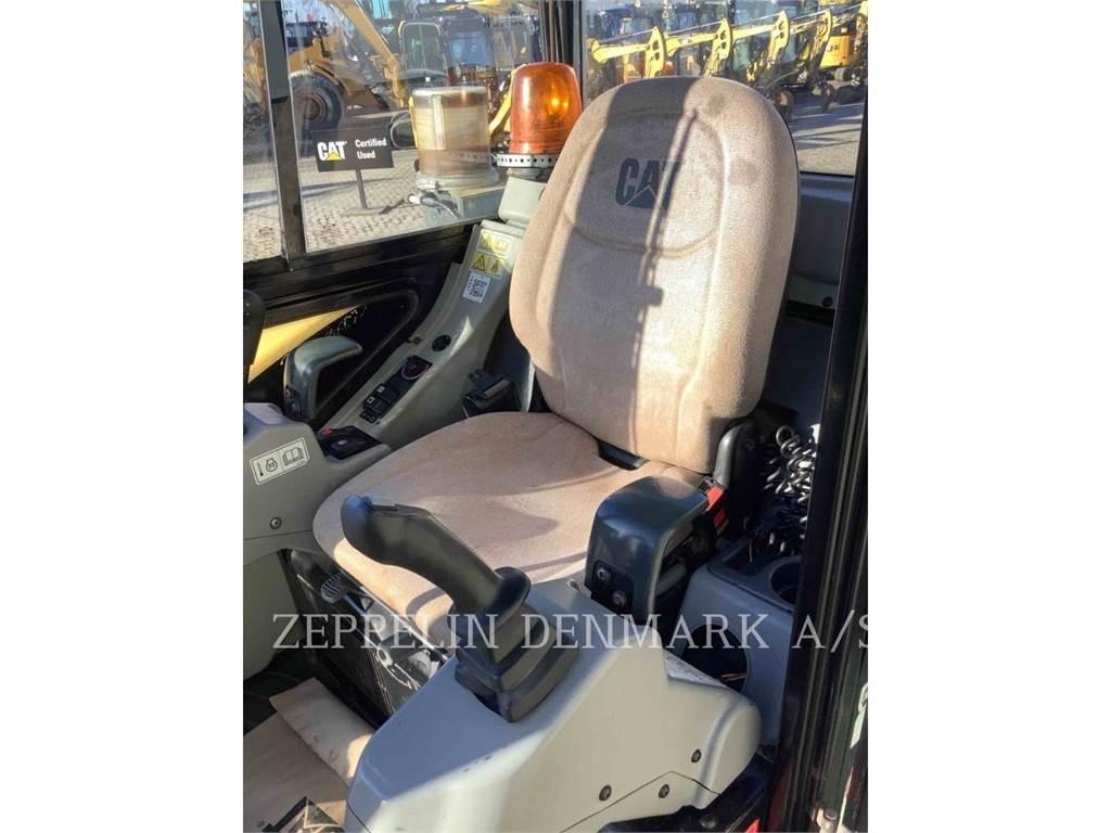 CAT 302.5C Pelle sur chenilles