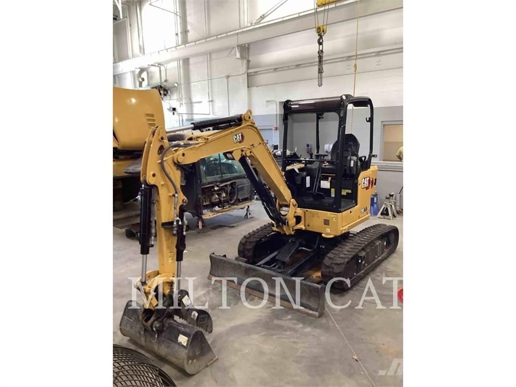 CAT 302.7 Pelle sur chenilles