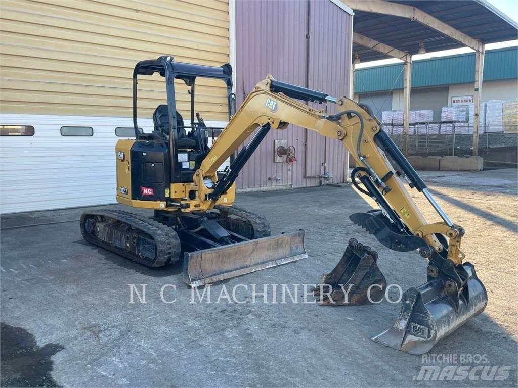 CAT 302.7 Pelle sur chenilles