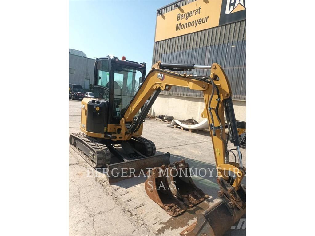 CAT 302.7 Pelle sur chenilles