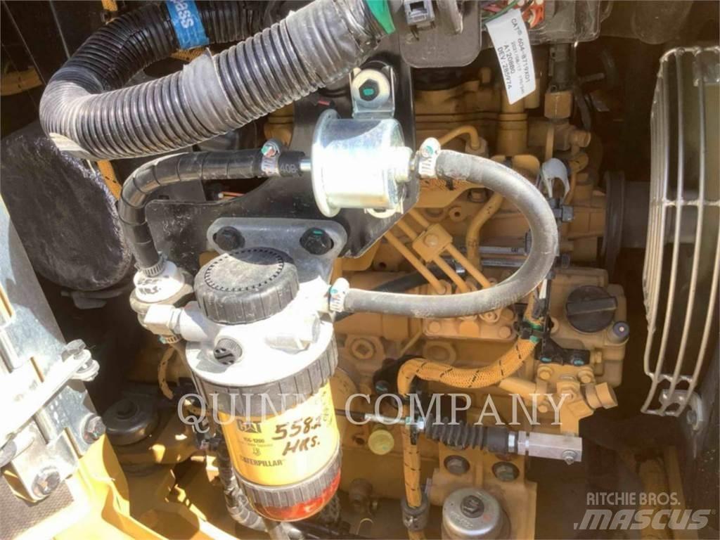 CAT 302.7 Pelle sur chenilles