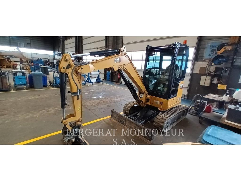 CAT 302.7 Pelle sur chenilles