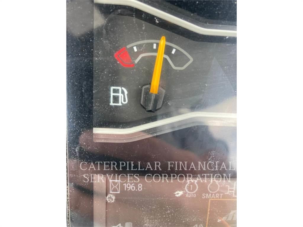 CAT 302.7-07CR Pelle sur chenilles