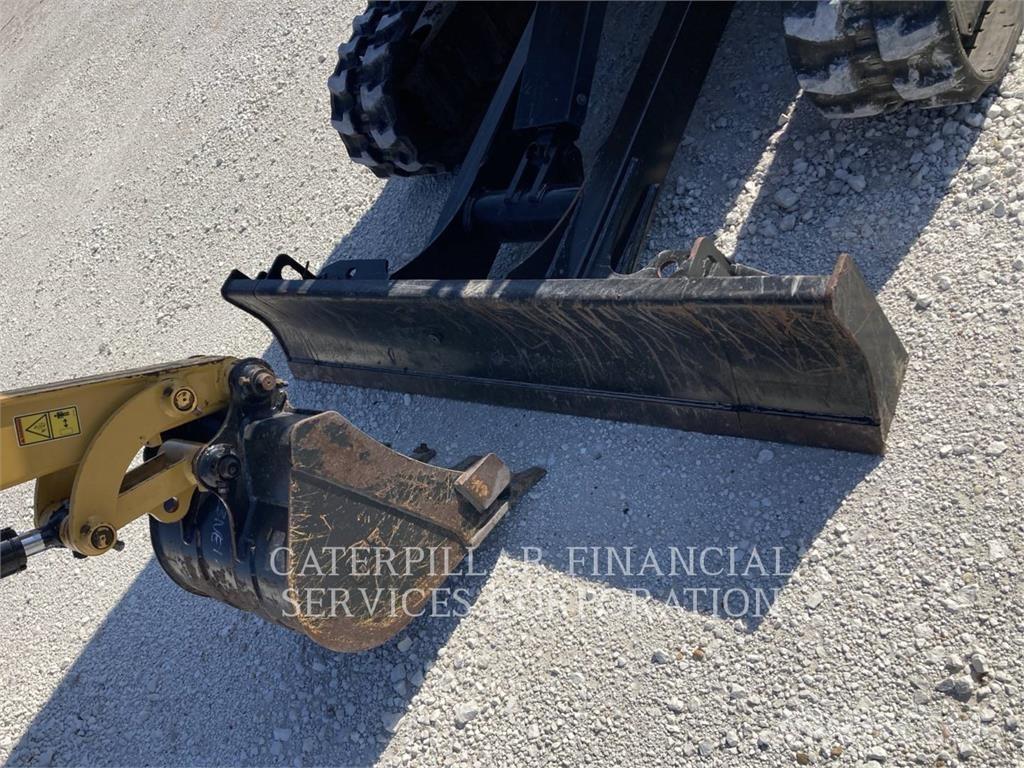 CAT 302.7-07CR Pelle sur chenilles