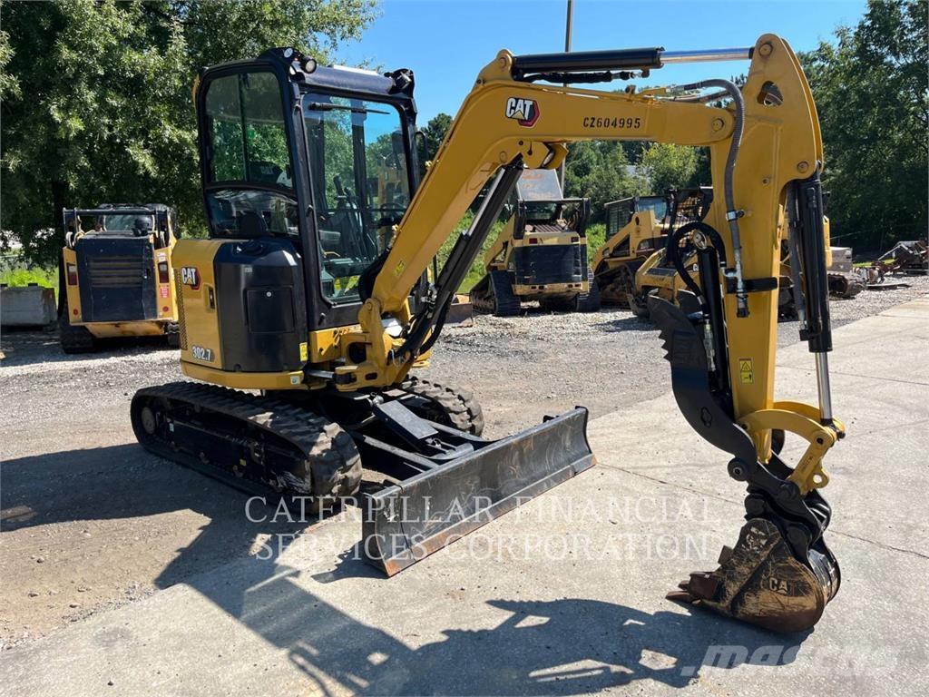 CAT 302.7-07CR Pelle sur chenilles