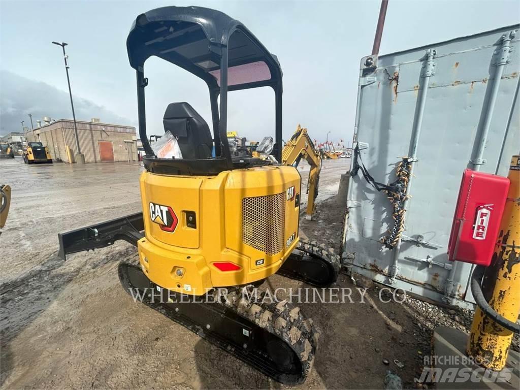 CAT 302.7 C1 Pelle sur chenilles