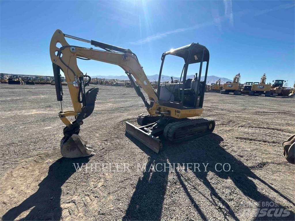 CAT 302.7DC1TH Pelle sur chenilles