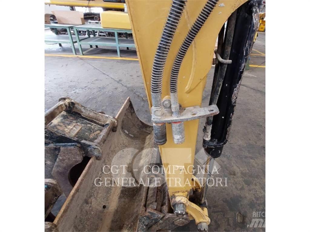 CAT 302.7DCR Pelle sur chenilles