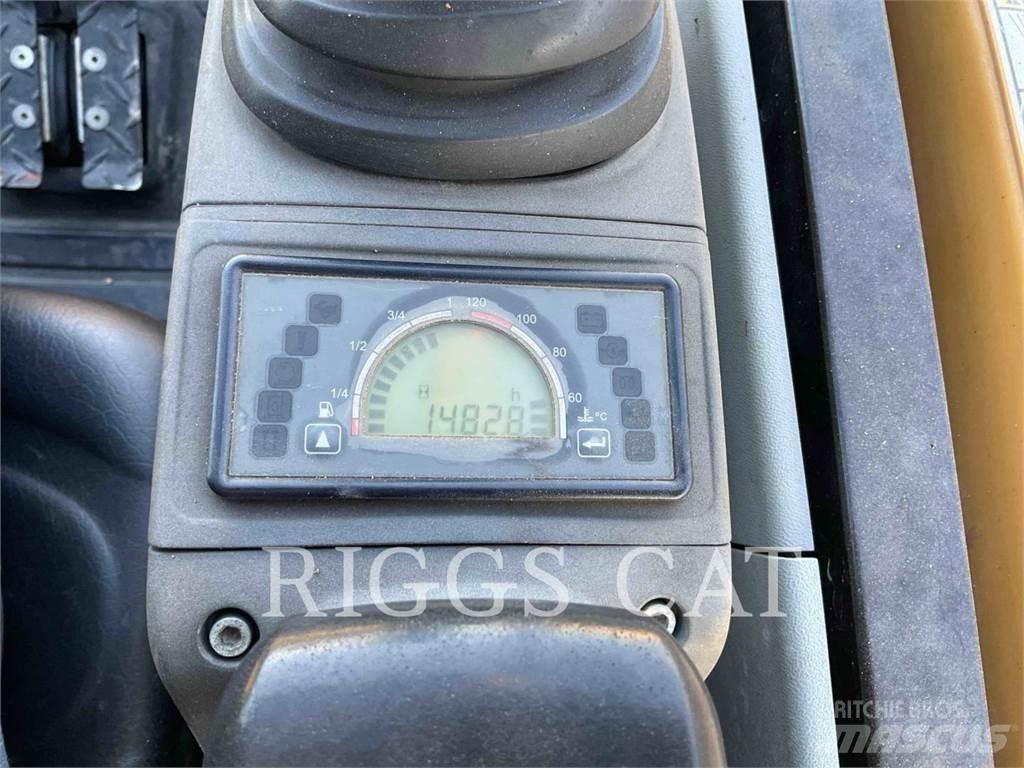 CAT 302.7DCR Pelle sur chenilles