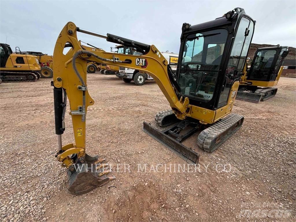 CAT 302 C3 Pelle sur chenilles
