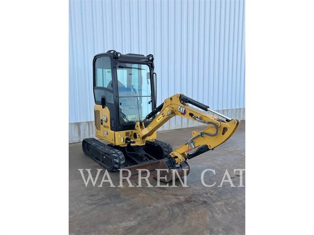 CAT 302 CR Pelle sur chenilles