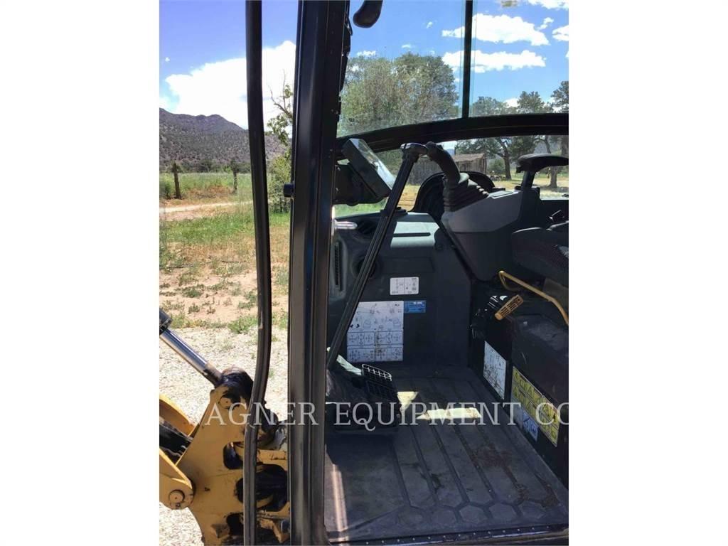 CAT 302 THB Pelle sur chenilles