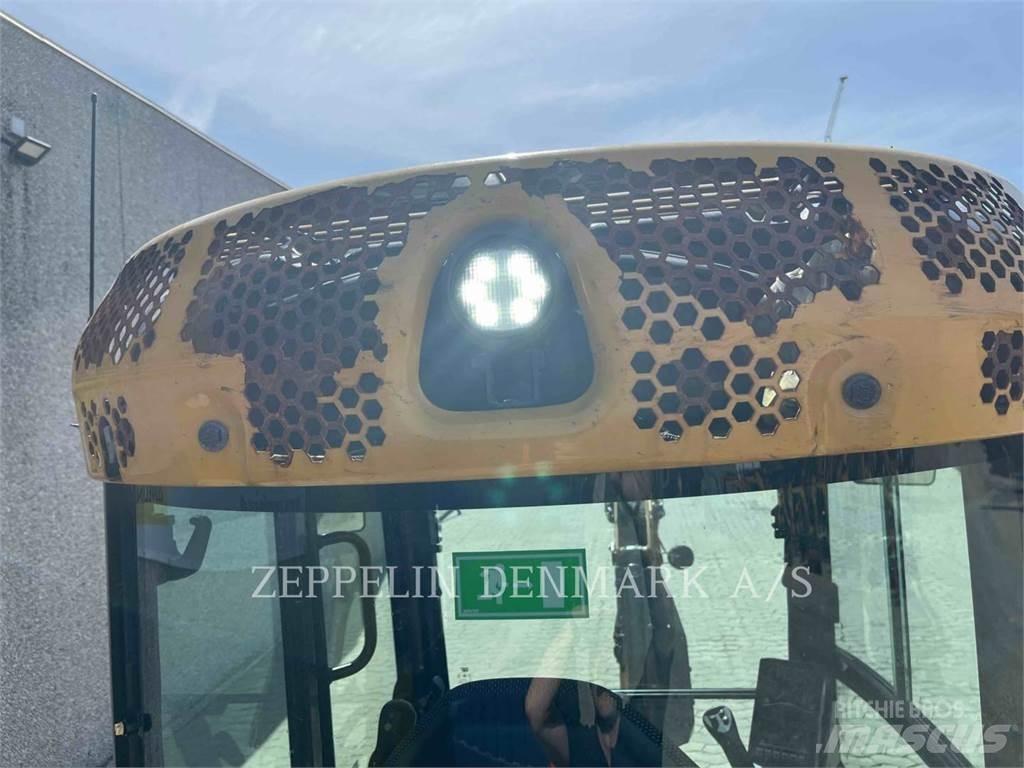 CAT 30205CR Pelle sur chenilles