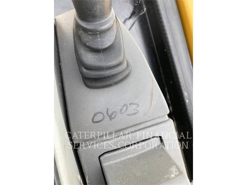 CAT 303.507CR Pelle sur chenilles
