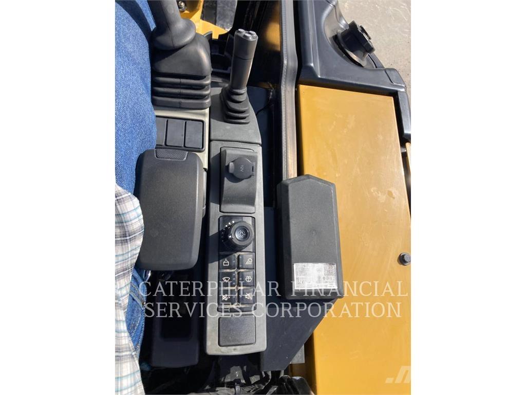 CAT 303.507CR Pelle sur chenilles