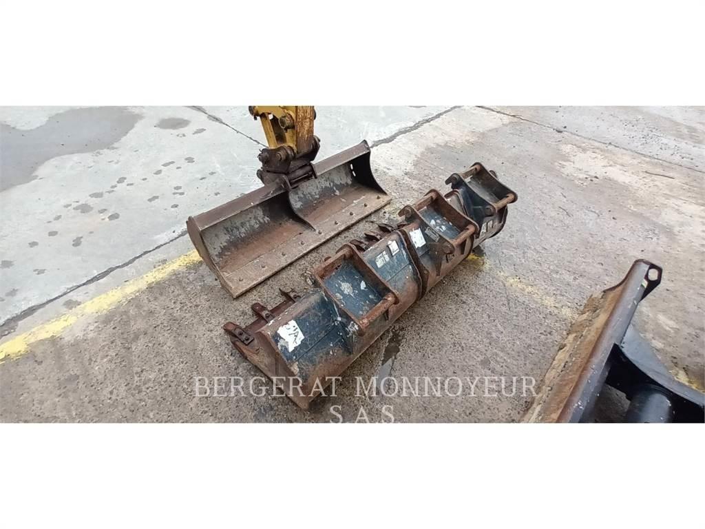CAT 303.5E CR Pelle sur chenilles