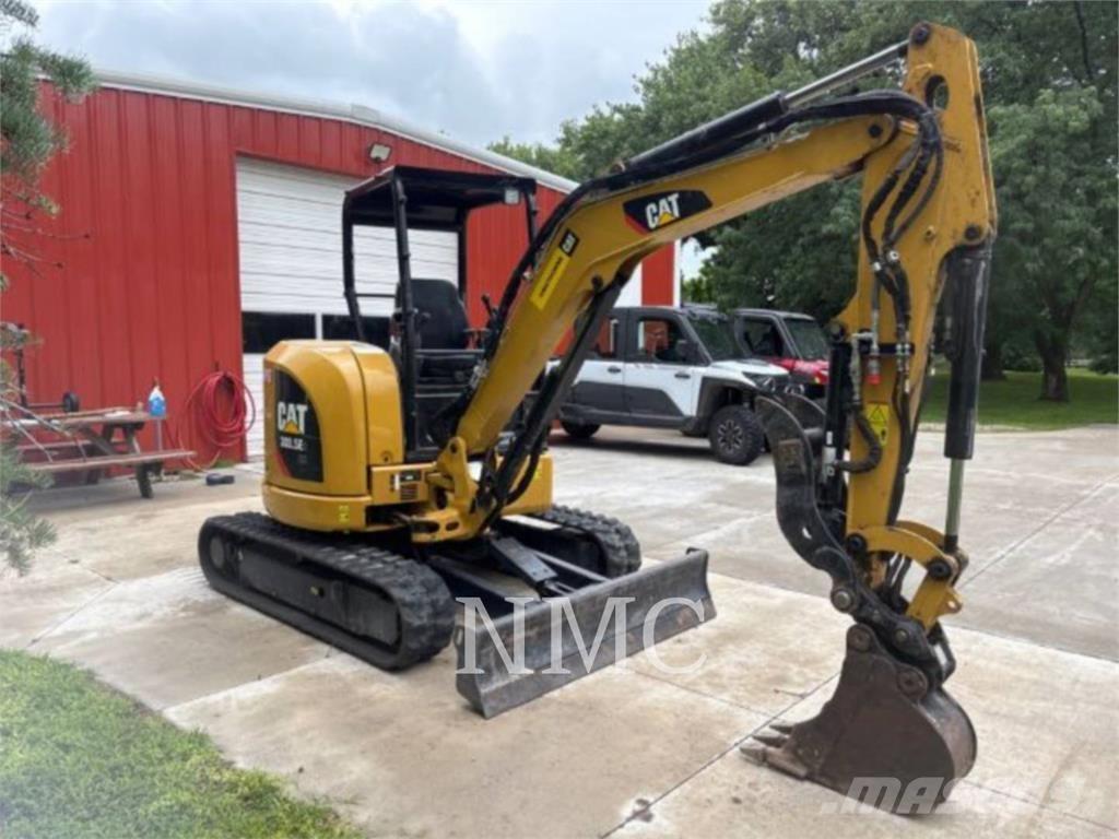 CAT 303.5E2 Pelle sur chenilles