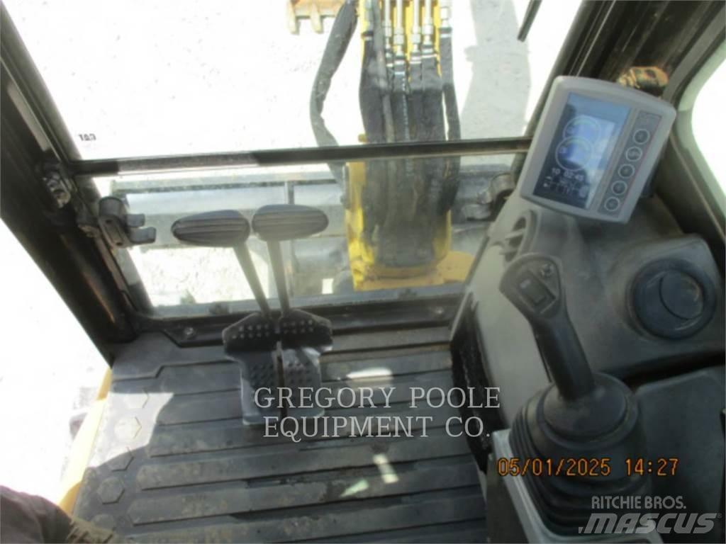 CAT 303.5E2CR Pelle sur chenilles
