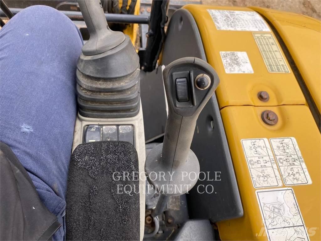CAT 303.5E2CR Pelle sur chenilles