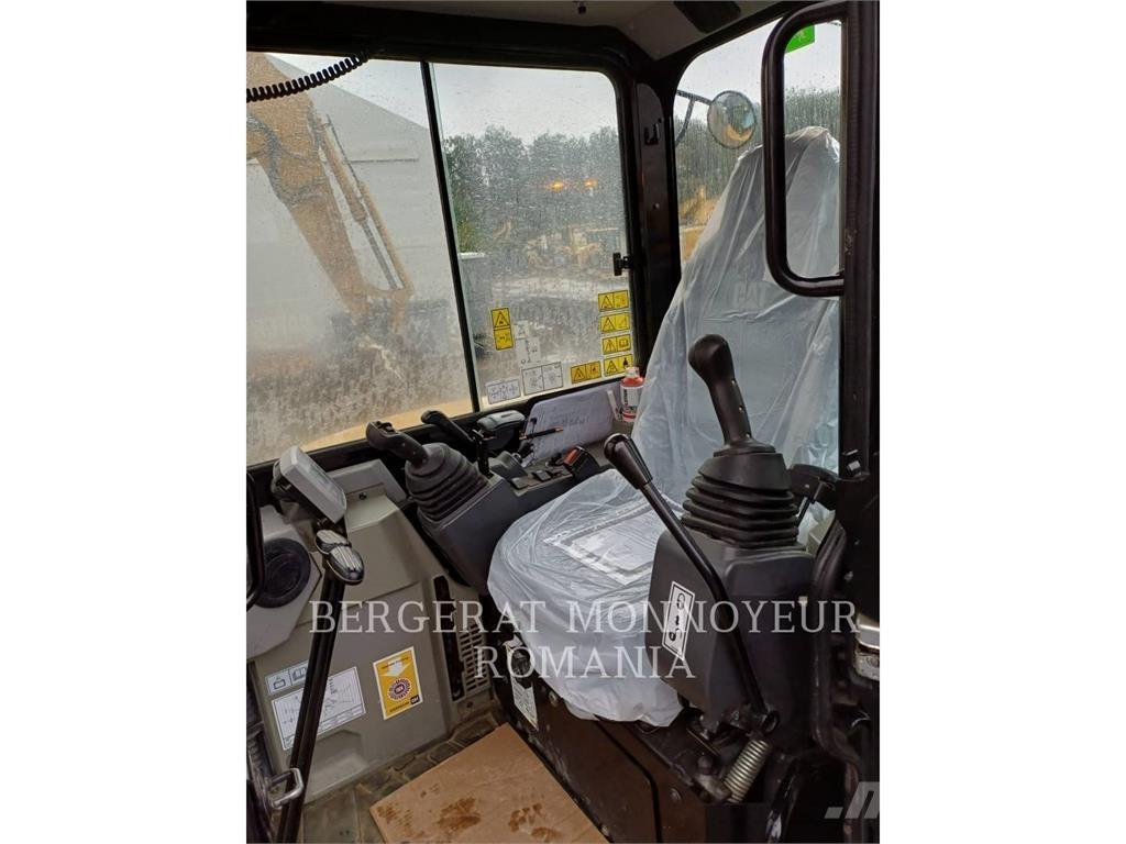 CAT 303.5ECR Pelle sur chenilles