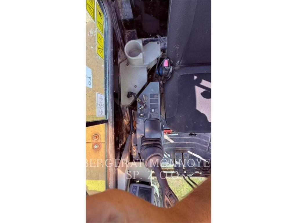 CAT 303.5ECR Pelle sur chenilles